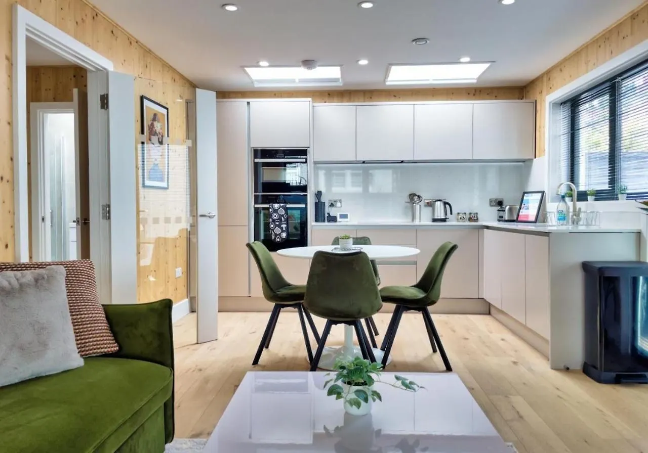 Holiday home Green Mews 1 With Free Parking - By My Getaways Brighton