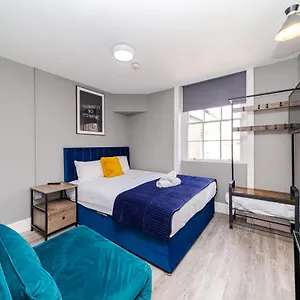Apartment Beachfront Studio I Sleep 2 I King-size Bed I Smart Tv I Ms7, Brighton