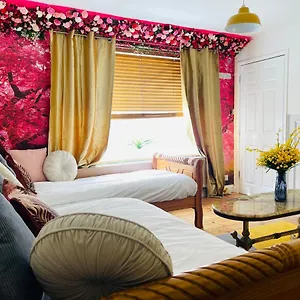 Holiday home Beachfront Party House For Stags & Hens, Brighton