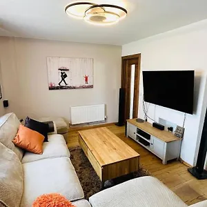 https://the-nottingham-nest.hotelsin-nottingham.com